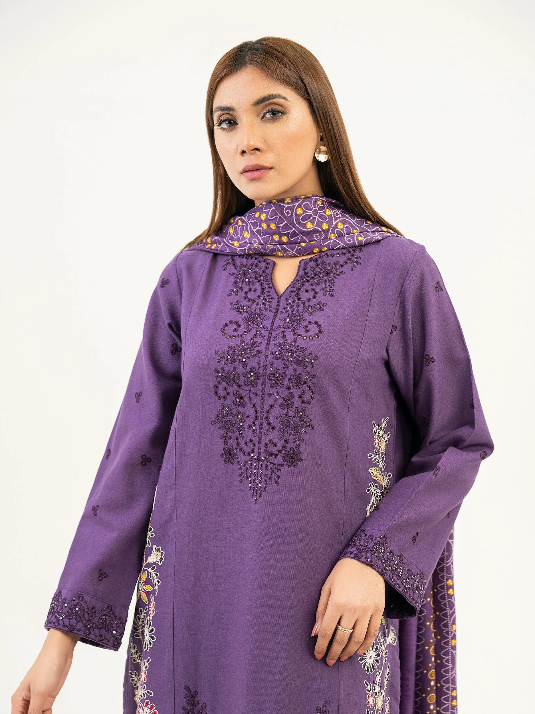 2 Piece Khaddar Suit-Embroidered (Pret)