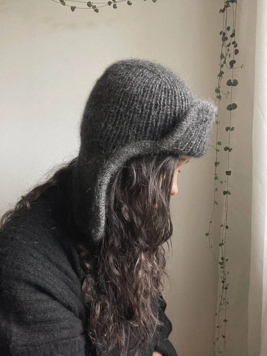 Basset hat by Creadia Studio, knitting pattern