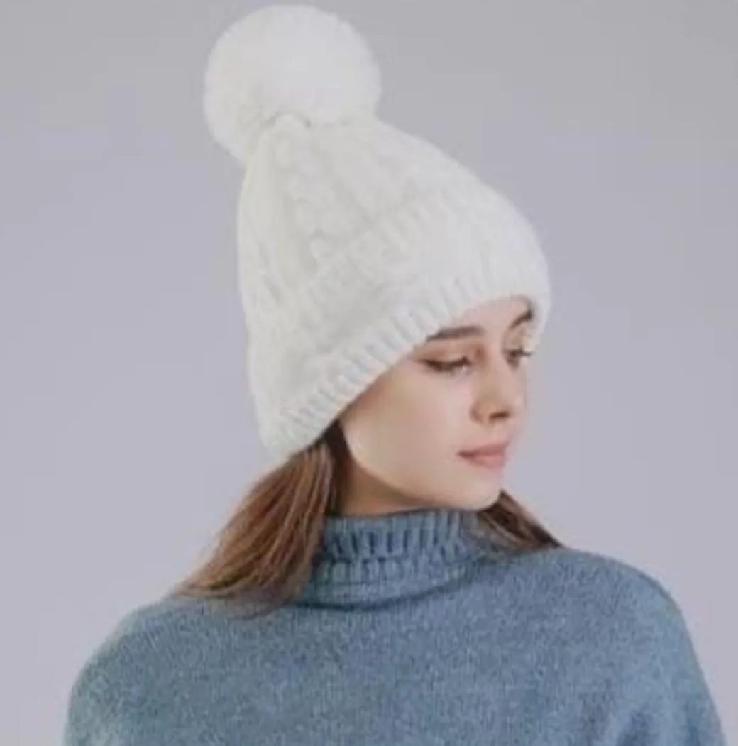 Cable Knit Plain Pom Pom Hat With Fleece Lining (10 Colours)