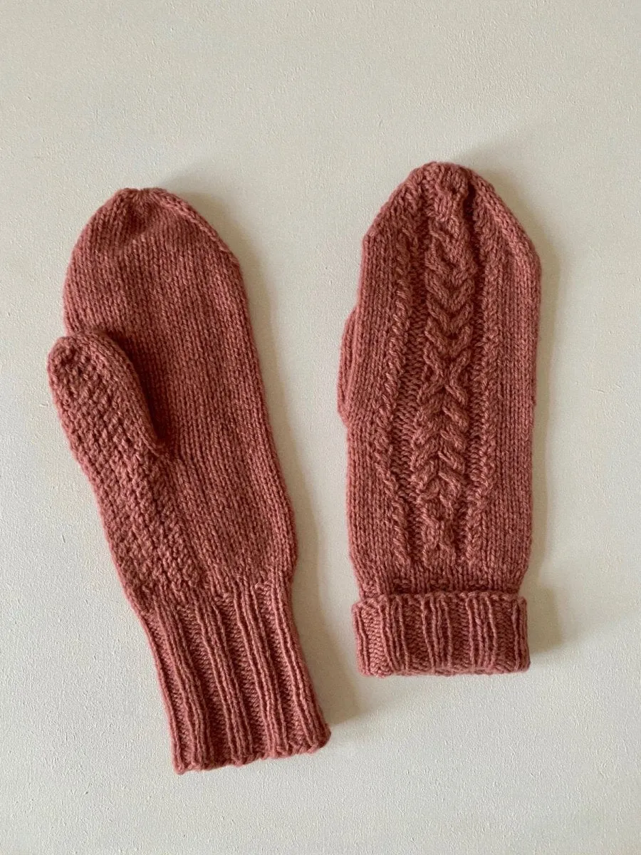 Elvira Mittens with cables by Önling, No 2 knitting kit