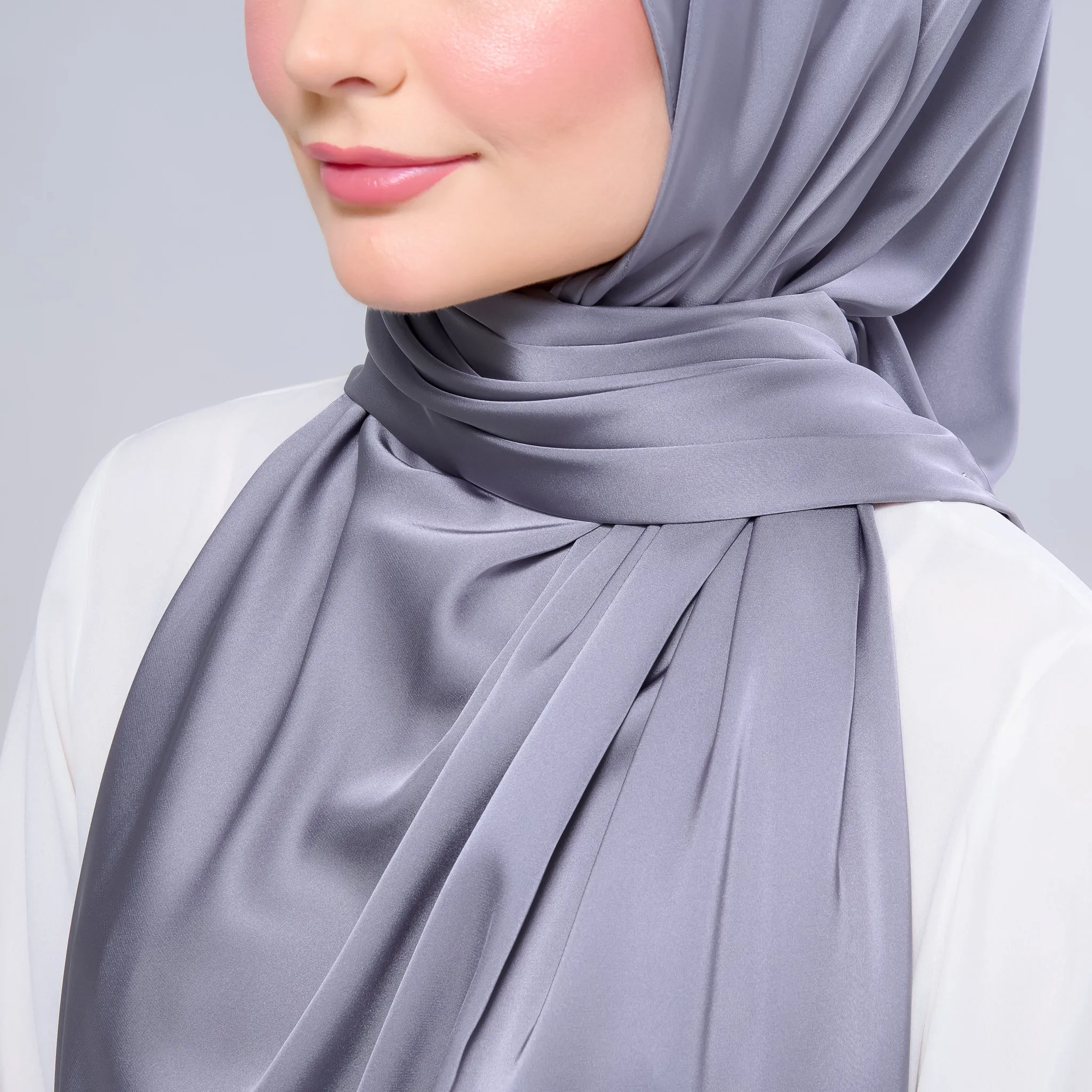 Instant Tag n' Go Shawl  | Satin Silk in Titanium Grey