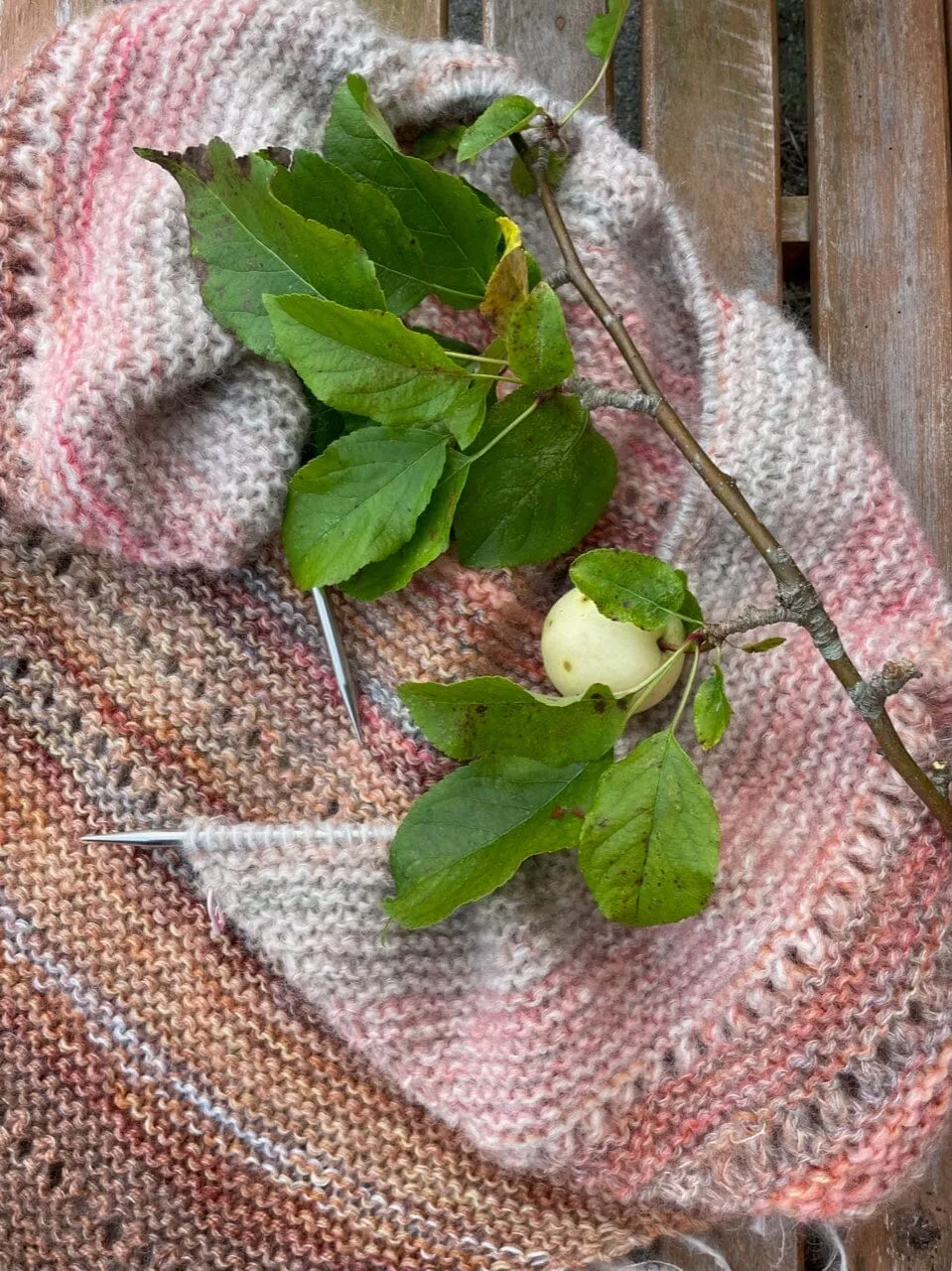 Save the yarn shawl by Inge-Lis Holst and Katrine Hannibal, knitting pattern