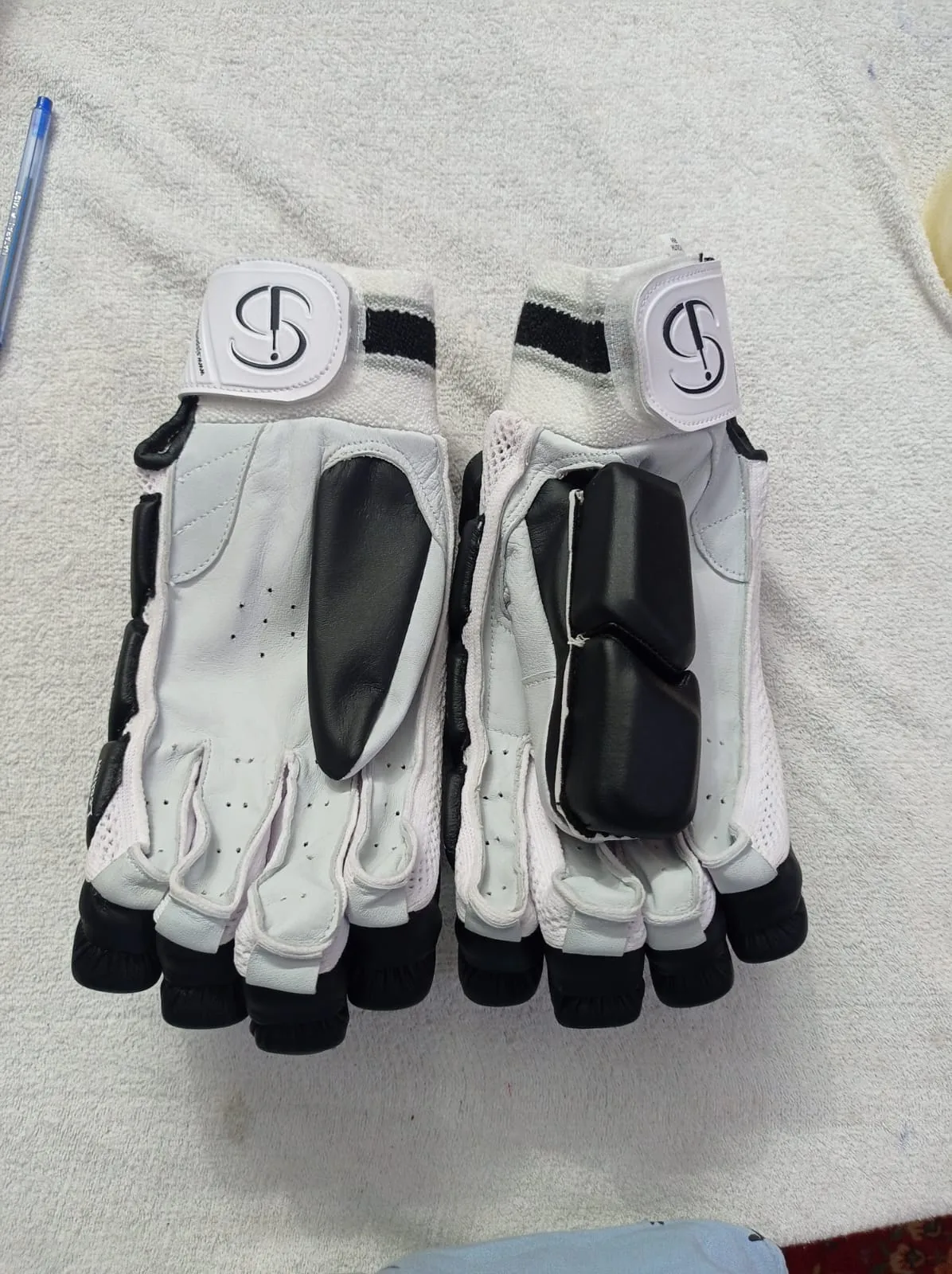 Sj Pro Coloured Batting Gloves