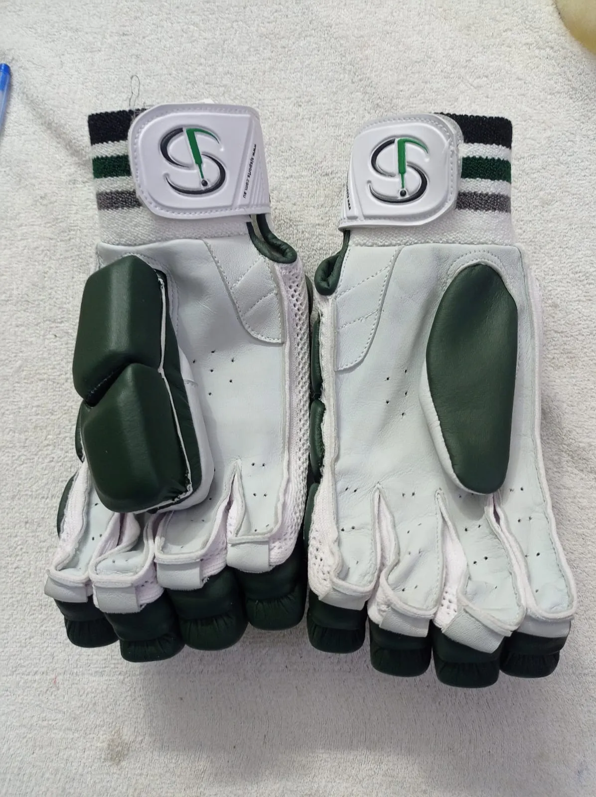 Sj Pro Coloured Batting Gloves