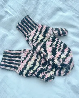 Zebra Mittens English